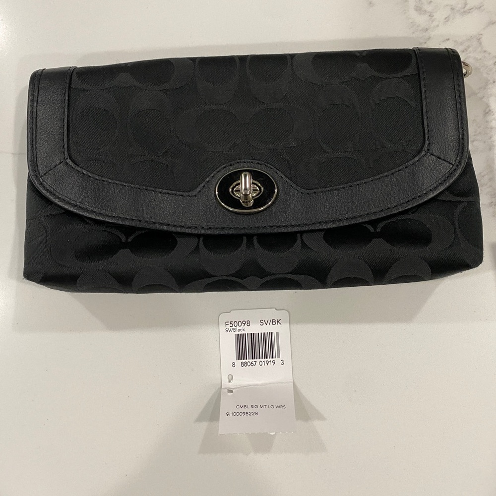 Coach F59008 Signature Clutch